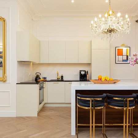 Royal Apartment Kopernika By Renters Prestige Warsaw Exterior photo