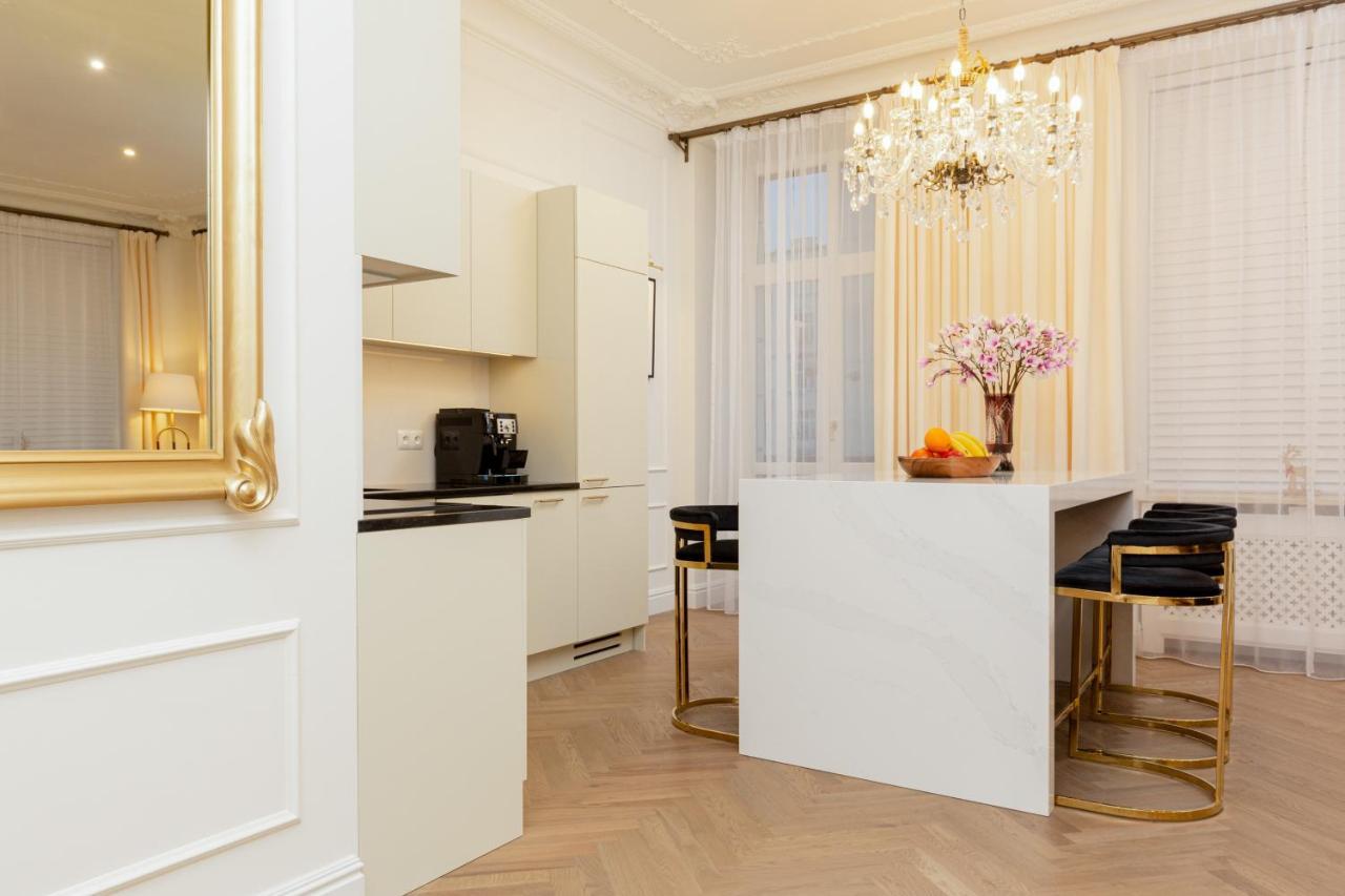 Royal Apartment Kopernika By Renters Prestige Warsaw Exterior photo