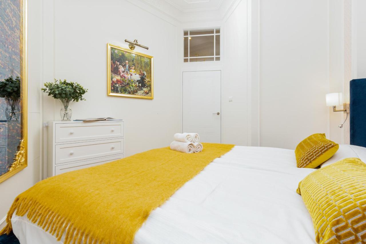 Royal Apartment Kopernika By Renters Prestige Warsaw Exterior photo