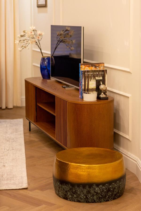 Royal Apartment Kopernika By Renters Prestige Warsaw Exterior photo