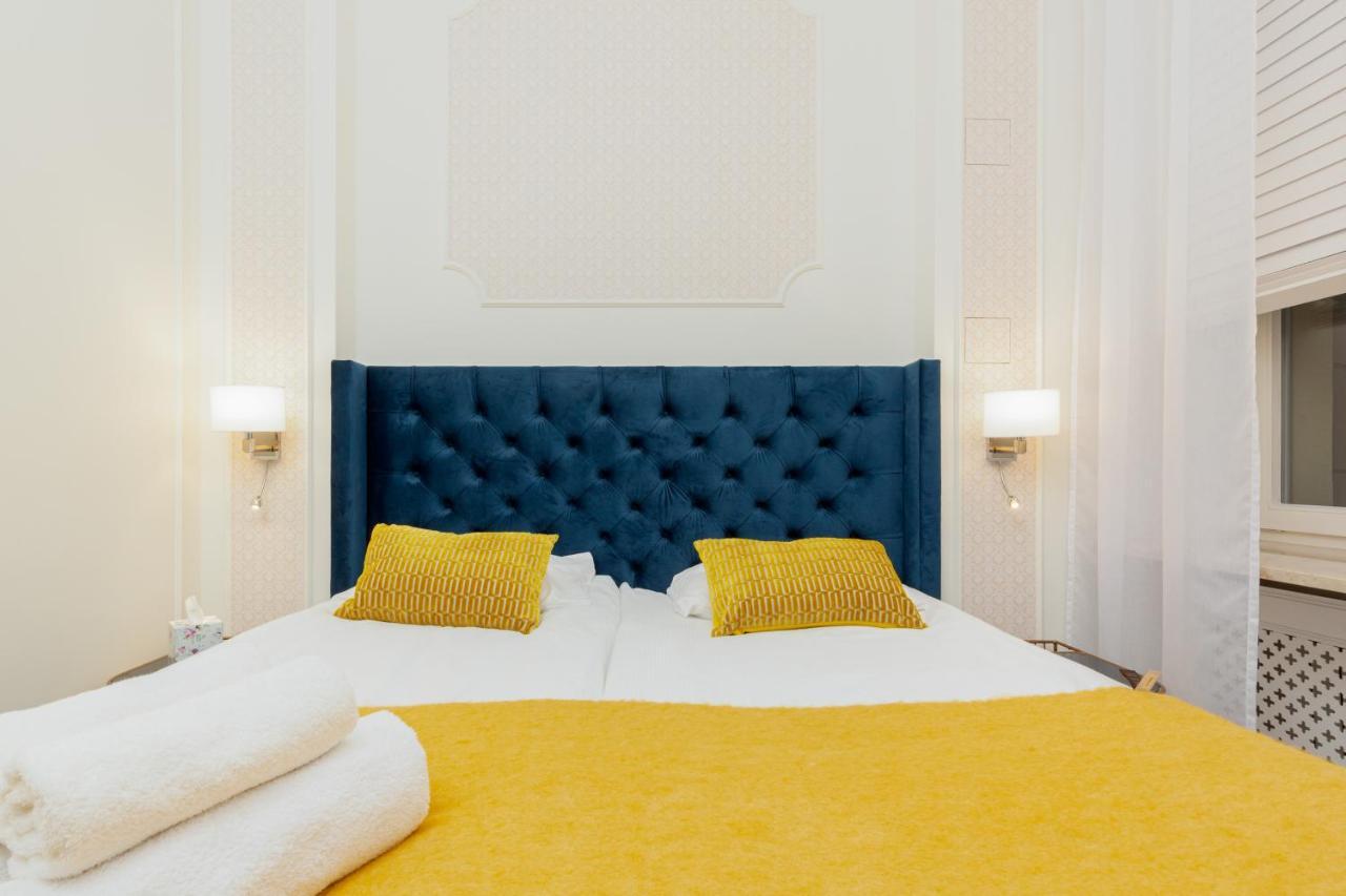 Royal Apartment Kopernika By Renters Prestige Warsaw Exterior photo