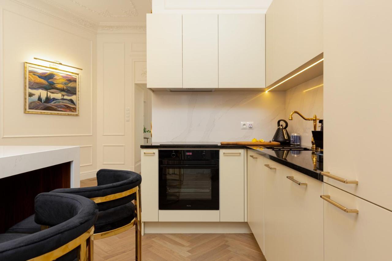 Royal Apartment Kopernika By Renters Prestige Warsaw Exterior photo