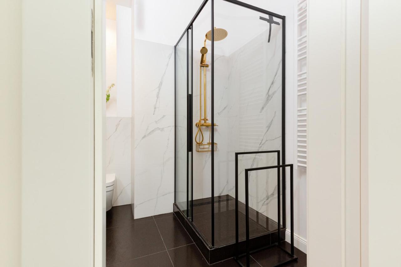 Royal Apartment Kopernika By Renters Prestige Warsaw Exterior photo